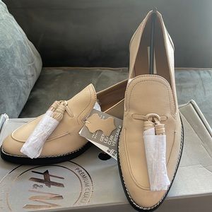 New in Box H&M Loafer Mules Tan Tassel Leather Size US 7 EU 38